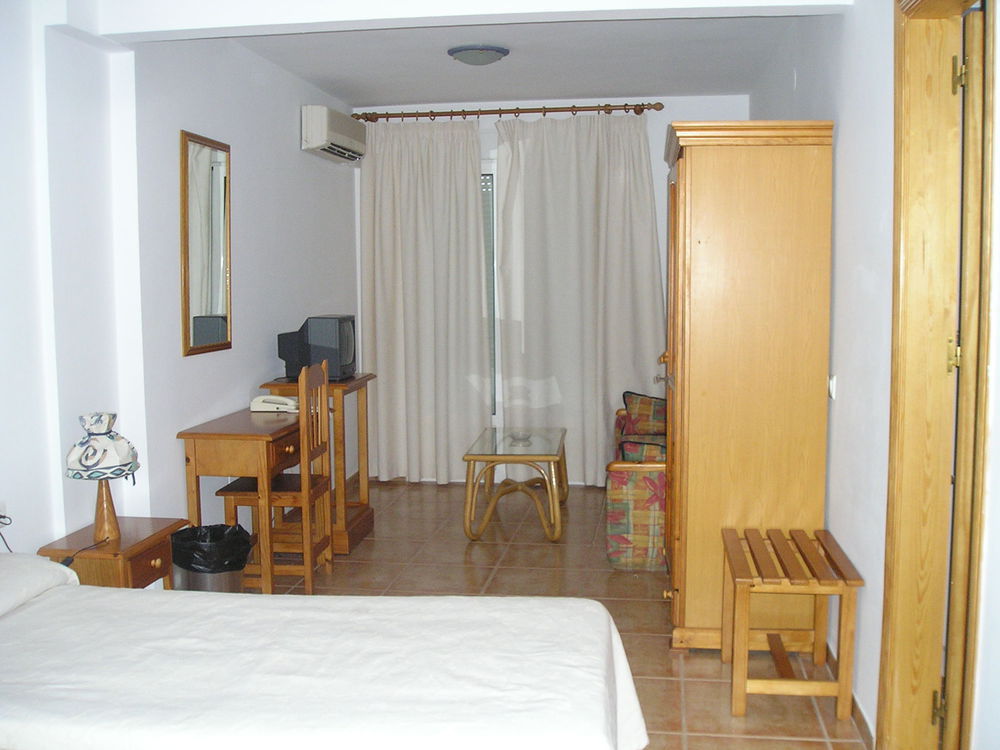 Hotel Al-Andalus Nerja Zimmer foto